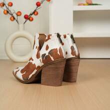 ARiderGirl Dean Womens Western Cowboy Boots Cow Print Slip On Fashion V Cut Ankle Booties,Fashion Boots For Women - Cow White Brown - 查看 3