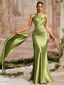 VIPGIRL Robe de soirée longue en satin vert olive, dos nu avec fines bretelles, design creux à l'avant, jupe drapée avec fente haute, style déesse, tenue de cérémonie de luxe pour femme, look tapis rouge, robe de festival du printemps Eid