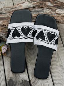 Women's Fashionable Slip-On, Casual Heart-Shaped Beach Holiday Sandals - Black - View 2