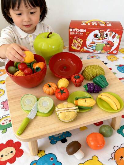 儿童过家家切菜玩具套装，逼真的水果蔬菜玩具套装，包含2个大苹果、收纳盒、刀、砧板和各种逼真的水果，是生日、圣诞节、节日送礼的绝佳选择，有助于培养孩子的动手能力和想象力。