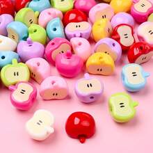 10颗16*18mm亚克力3D红色苹果形珠子，色彩鲜艳，设计可爱，适合制作手链、项链、发带、DIY耳环、手机挂绳、钥匙扣和其他配饰，是绝佳的礼品。