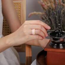 Egro - Alianzas de boda de silico para mujer diseño ergonómico y transpirable anillo de boda de silico con placa de metal 4 mm de ancho anillos de boda de goma para mujer con placa de metal - SETH2BlancoDesnudo - Ver 3