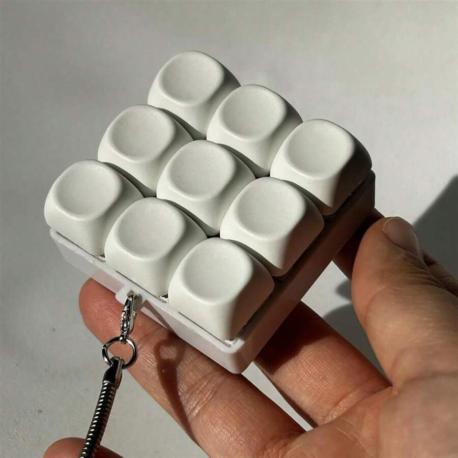 1个4/9键机械键盘帽钥匙扣 - DIY轴体测试器，带按压按钮，成人减压玩具，可自定义按键布局，便携式按压玩具 - 彩色 - 查看 1