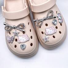 Sanrio 5 sztuk srebrnych motyli i wzorów kotów, odpinane, dekoracyjne akcesorium do chodaków/drewnianych chodaków