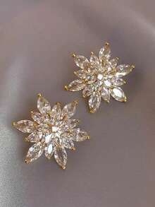 1 Pair Fashionable Crystal Flower Earrings, Niche Design For Women, Luxurious, High-End Quality, Versatile Earring Accessory, Valentine's Day Gift - Gold - View 6