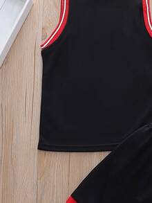 Young Boy Contrast Trim Letter Graphic Tank Top And Shorts Set - Black - View 3