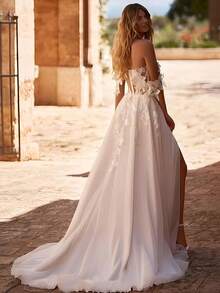 Romantic Boho Off Shoulder High Slit Lace Appliqués Tulle Wedding Dress Registration,Evening Party Dress Birthday Party Dress,Romantic Church Ceremony Wedding Dress,Suitable For Wedding,Dating,Party,Singles' Party,Vacation,Formal Occasions,Dinner Dress,Prom Dress,Homecoming Dress,Cocktail Party,Wedding Guest Dress,Graduation - 白色 - 查看 2