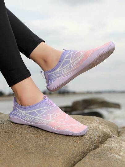 女士渐变防滑水鞋，轻便速干户外两栖鞋，适合夏季划船、冲浪、游泳、沙滩、度假、露营、派对等场合。也适合室内瑜伽、健身，男女皆宜，可作钓鱼鞋。