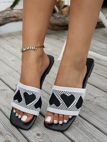 Women's Fashionable Slip-On, Casual Heart-Shaped Beach Holiday Sandals - Black - View 5