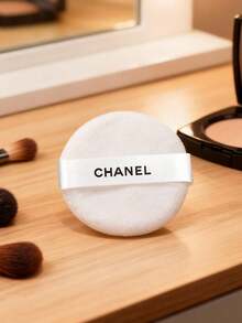 CHANEL 轻盈散粉扑 - 天鹅绒般柔软的化妆海绵，高级散粉扑，替换粉扑，打造无瑕妆容的散粉海绵，奢华化妆工具，面部散粉扑 - 白色 - 查看 6