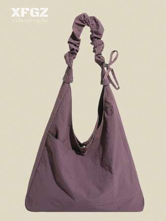 A Simple And Fashionable, Lightweight Women's Nylon Large Capacity Tote Bag. Suitable For Young People's Daily Commuting And Shopping, With An Adjustable Shoulder Strap, In A Japanese Style.