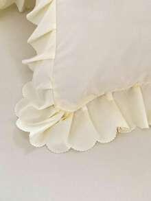 三件套床裙套装，柔软舒适，荷叶边裙摆配松紧带，透气柔软，四季皆宜。套装包含：1 条床裙、2 个枕套（不含枕芯）。适用于卧室、宿舍、家庭使用，多种尺寸可选。 - 奶油白 - 查看 2