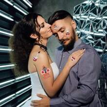 65 Piezas Rock N Roll ajes Tempora  De Rock raciones De Fiesta De Cumpleaños Suministros alos alos Born To Rock Tattoo Pegatinas Para Niños Niños Ni - como en la foto - Ver 2