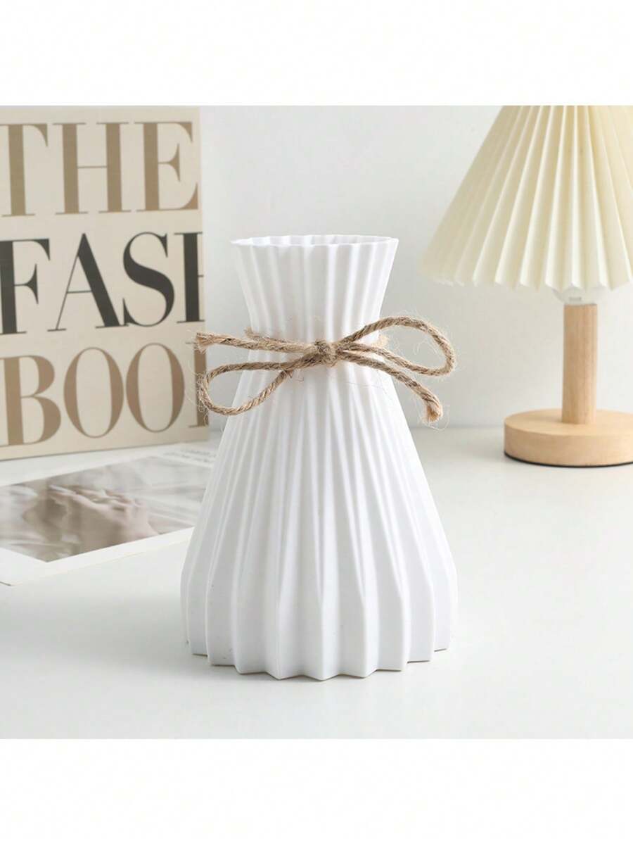 Modern And Minimalist Flower Vase With Ant. - 白色 - 查看 1