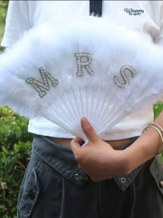 1-Piece/Top Bride Pearl Letter White Feather Hand-Held Folding Fan, Suitable For Various Parties, Bride Wedding Gifts, Bachelor Parties, And Decoration For Various Dance Photography And Photo Sessions.