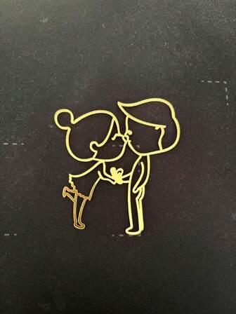 1个情人节蛋糕装饰插牌 - 浪漫接吻情侣，适用于结婚纪念日、生日派对装饰，无需电源，可用作甜点桌装饰，优雅的蛋糕顶部装饰 | 金色闪光设计，通用装饰，适用于圣诞节、新年、情人节和各种派对活动