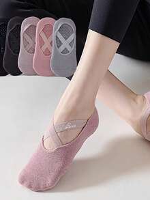 Custom Name Women's Yoga Socks, Silicone Anti-Slip Dance Sports Socks, Women Non-Slip Yoga Socks With Rubber Grips, Women's Yoga Socks - Silicone Anti-Slip, Soft, Comfortable For Fitness, Pilates, Dancing, Indoor Sports(Pink And Black)