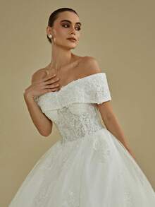 优雅浪漫露肩闪亮婚纱，饰有串珠贴花，系带露背设计 - 米色 - 查看 8