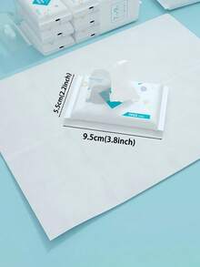 1包252/126/63/28/7片装一次性湿巾（9.5x5.5厘米便携尺寸），适用于手部、面部及各种表面清洁，是旅行、户外、厨房、浴室、野餐的必备品，温和无酒精，保湿配方，适合居家、学生、办公室、度假等场合。 - 彩色 - 查看 8