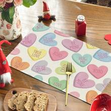 1/4/6/8/12 Stücke Set, Rotes Herz Muster, Valentinstag, Karomuster, Leinen Tischsets, waschbare bedruckte Tischsets, Oberflächenschutzmatten, Tischsets für Innen und Außen, geeignet für Feierlichkeiten und Küchendekoration - Verschiedenfarbig - Übersicht 4