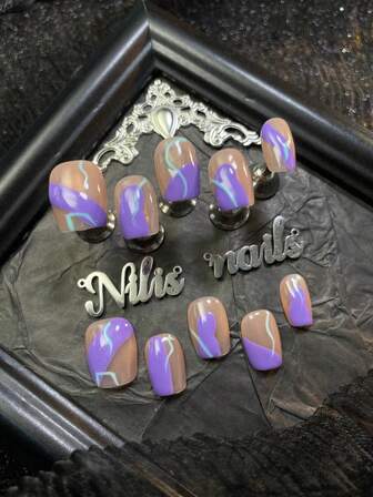10 st. korta balett akryl nagelstickers set, lila och rosa nagelstickers, lila tie-dye, handritade linjer och geometriska mönster, söta Y2K-stil nagelstickers, lämpliga för kvinnor och flickor på helgdagar, vardag, sammankomster, fester (inkluderar: 1 st gelégel och 1 st nagelbuffer)