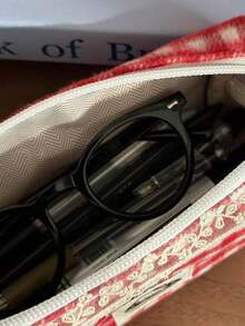 1个三丽鸥红色格子可爱Hello Kitty猫咪铅笔盒（不含苹果吊饰），大容量铅笔盒，便携式化妆包，学生文具，返校礼物 - 彩色 - 查看 4