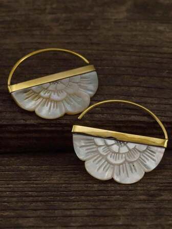 一对雕花耳环，复古波西米亚风金色耳环，适合女性日常佩戴、约会、宴会、海滩度假、派对、珠宝礼品等场合。