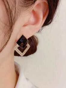一对经典欧美风格菱形水晶耳钉，时尚百搭的奢华耳环 - 彩色 - 查看 4