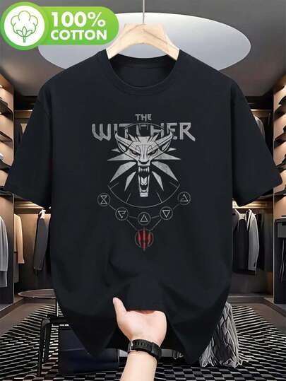 Camiseta gráfica de The Witcher para hombres - Ropa casual negra con lobo blanco y detalles rojos, camiseta de manga corta con cuello redondo para atuendo casual, comodidad para todas las estaciones