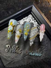 10片装美甲贴片套装,包含尖头亚克力美甲贴片、蓝粉色美甲贴片、银色猫眼美甲贴片、白色法式美甲贴片、白蓝扎染美甲贴片、3D立体珍珠花朵串珠美甲贴片及其他美甲配件、手工粉末几何图案美甲贴片、Y2K风格可佩戴美甲套装,适合女性日常佩戴、参加派对、节日庆典及主题派对(内含:一片果冻胶和一条摩擦条)美甲用品 - 彩色 - 查看 7