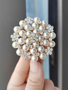 1件时尚水钻珍珠花朵胸针，欧美韩风经典百搭奢华独特夸张胸花配饰