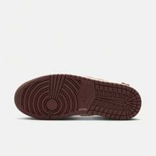 男款 Air Jordan 1 Low SE 篮球鞋，款式代码：IQ5321-121 - 摩卡棕 - 查看 3