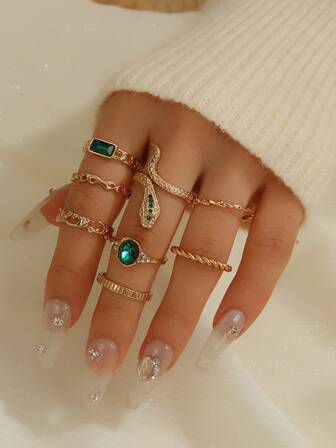 8pcs Gold Tone Snake Shaped Green Rhinestone Twist Chain Rings Set, Suitable For Women Daily Wear, Party, Gift Jewelry