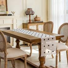 Camino de mesa rosa de 70 pulgadas para San Valentín con pompones, gasa rústica, mantel largo de encaje para bodas, fiestas, baby showers, decoración del hogar y vacaciones. - Blanco - Ver 2