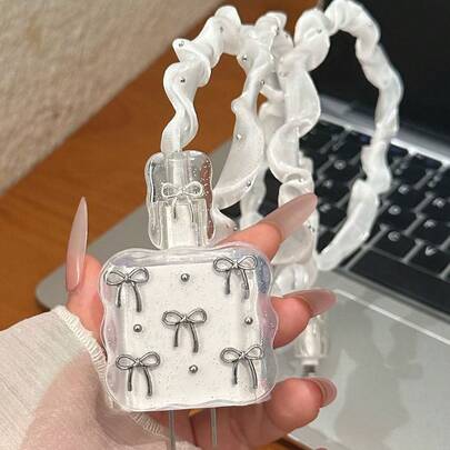 かわいい リボン装飾 充電器ケース、波状のシルバーリボンと黒リボンビーズ保護コード付き、Apple 18/20W 充電器とデータケーブル対応、損傷、引っかき傷、汚れから保護、かわいい日本と韓国のスタイル、ホリデーギフトに最適。