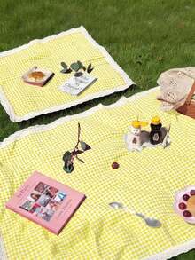 1 件装迷人黄白格子长方形野餐毯 - 适合情人节、复活节，编织人造丝桌布，带蕾丝边，非常适合冬季露营、海滩郊游、摄影背景、野餐配件 - 黃色 - 查看 6