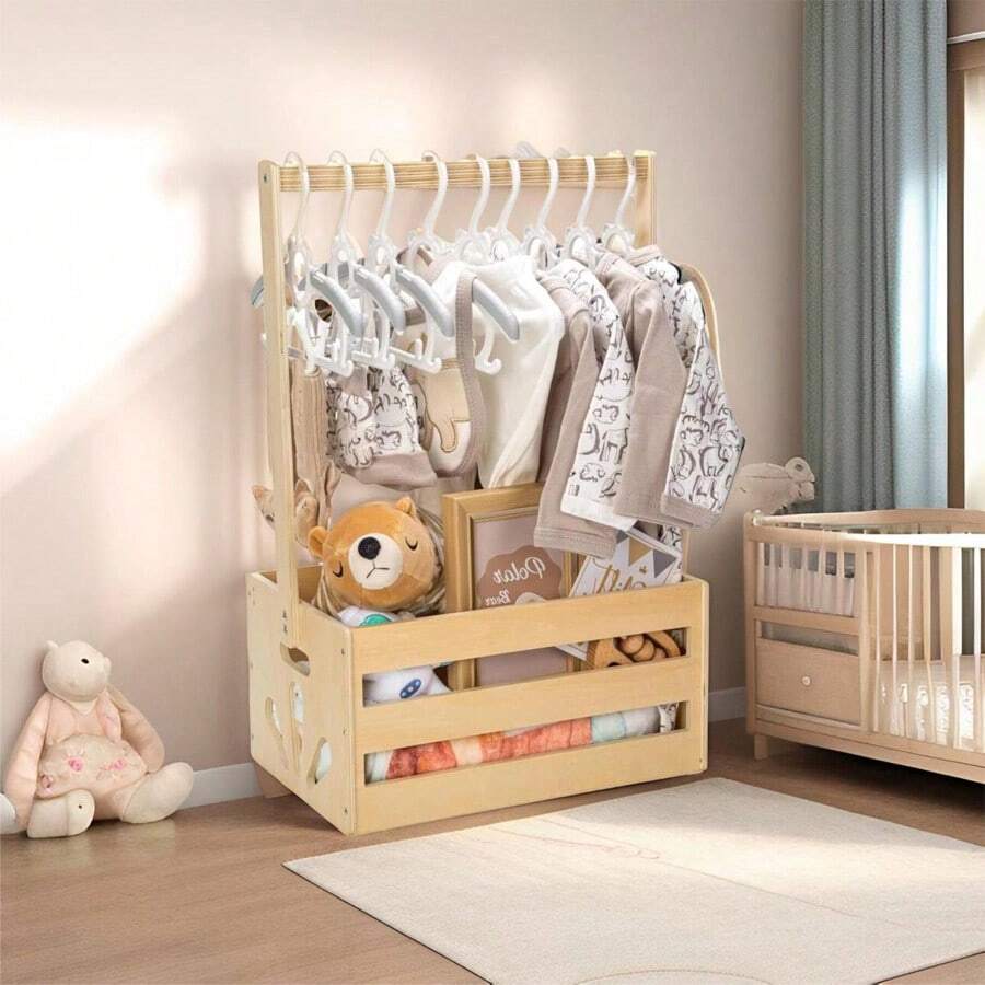 1个木制婴儿收纳架，可收纳衣物和洗浴用品，也可收纳毛绒娃娃，还可用作木制婴儿收纳盒、木制收纳篮或木制婴儿洗浴娃娃收纳盒