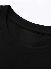 Camiseta gráfica "Nueva York" para mujeres - Camiseta casual negra de manga corta con impresión cursiva blanca, top de verano cómodo para atuendo casual, camiseta de uso diario |   Camiseta con estampado cursiva |   Estiramiento medio - ["Negro"] - Ver 3