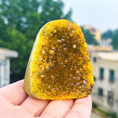 天然原石黄水晶簇矿物标本，用于冥想和脉轮平衡，装饰风水石黄水晶洞穴簇，用于招财纳福。