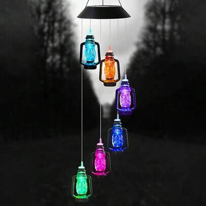 1个太阳能变色装饰灯 - 油灯造型，带风铃，适合悬挂在花园、家中、节日派对、斋月和开斋节等场合。