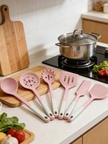 7件/6件套高品质粉色硅胶厨具套装，包含锅铲、汤勺、滤网和刷子。采用无异味硅胶材质，配有舒适的粉白渐变手柄。耐刮擦、不粘、耐热，适用于各种烹饪场景。必备厨房用具套装。 - 彩色 - 查看 7
