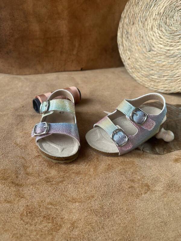 1 par de sandalias de cuero con diseño de hueco y colorido para niñas, adecuadas para uso al aire libre en primavera/verano