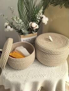 1/2 chiếc Giỏ đan tròn kiểu Bohemian có nắp đậy, thích hợp dùng làm giỏ đựng trứng hoặc giỏ trang trí nhà cửa cho phòng khách, phòng ngủ, phòng học và bàn đầu giường. Cũng thích hợp để đựng điều khiển từ xa, mỹ phẩm, chìa khóa, văn phòng phẩm và nhiều vật dụng nhỏ khác trong phòng ngủ, nhà bếp và phòng khách. - Nhiều màu - Xem 7