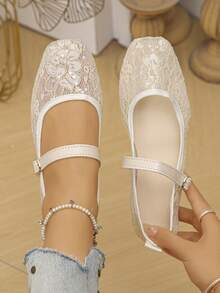 Beige Mesh Base - Beige With Large White and Gold Floral Pattern