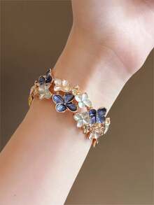 Chic Apple-Inspired Artistic Floral Doodle Stretch Bracelet With Freely Adjustable Sizing | Artistic & Playful Doodle Design, Compatible With Apple Watch Ultra/SE/Series 11/10/9/8/7/6/5/4/3/2/1 | Fits 38mm 40mm 41mm 42mm 44mm 45mm 46mm 49mm - 38/40/41mm (s10) 42mm - View 5