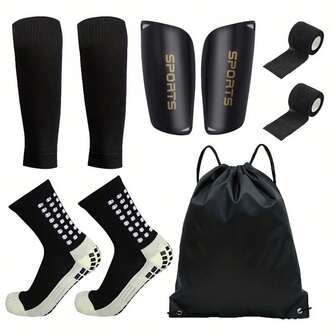 Femdelat fotbollsset: 1 par halkfria fotbollsstrumpor med lim på sulorna + 1 strumpskydd + 1 benskydd + 1 dragskopåse + 2 5 cm breda bandage