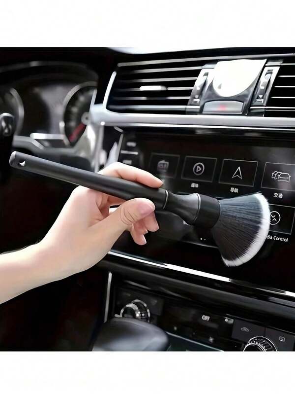 1pc Car Interior Cleaning Brush With Car Logo - Soft Bristle Cleaner, Suitable For Cleaning Air Vents, Dashboard, Dusting, Ideal For Car Interior Detailing, Dashboard Duster, Real Leather Seats, Center Console And Other Sensitive Surfaces