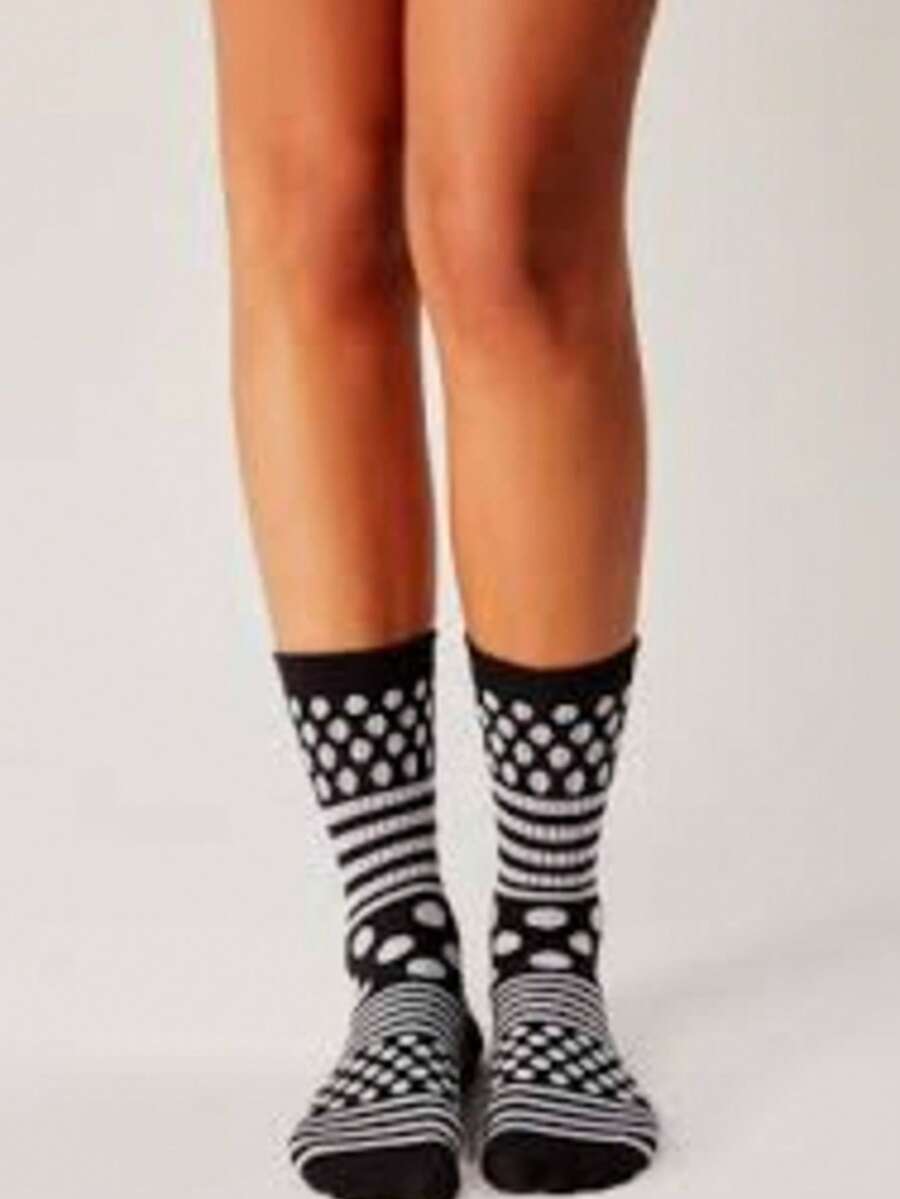 Comfortable Unisex Socks For Everyday Use, Soft And Durable - Violet Purple - View 1