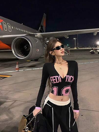 复古美式V领印花长袖T恤，修身女式上衣，春季款