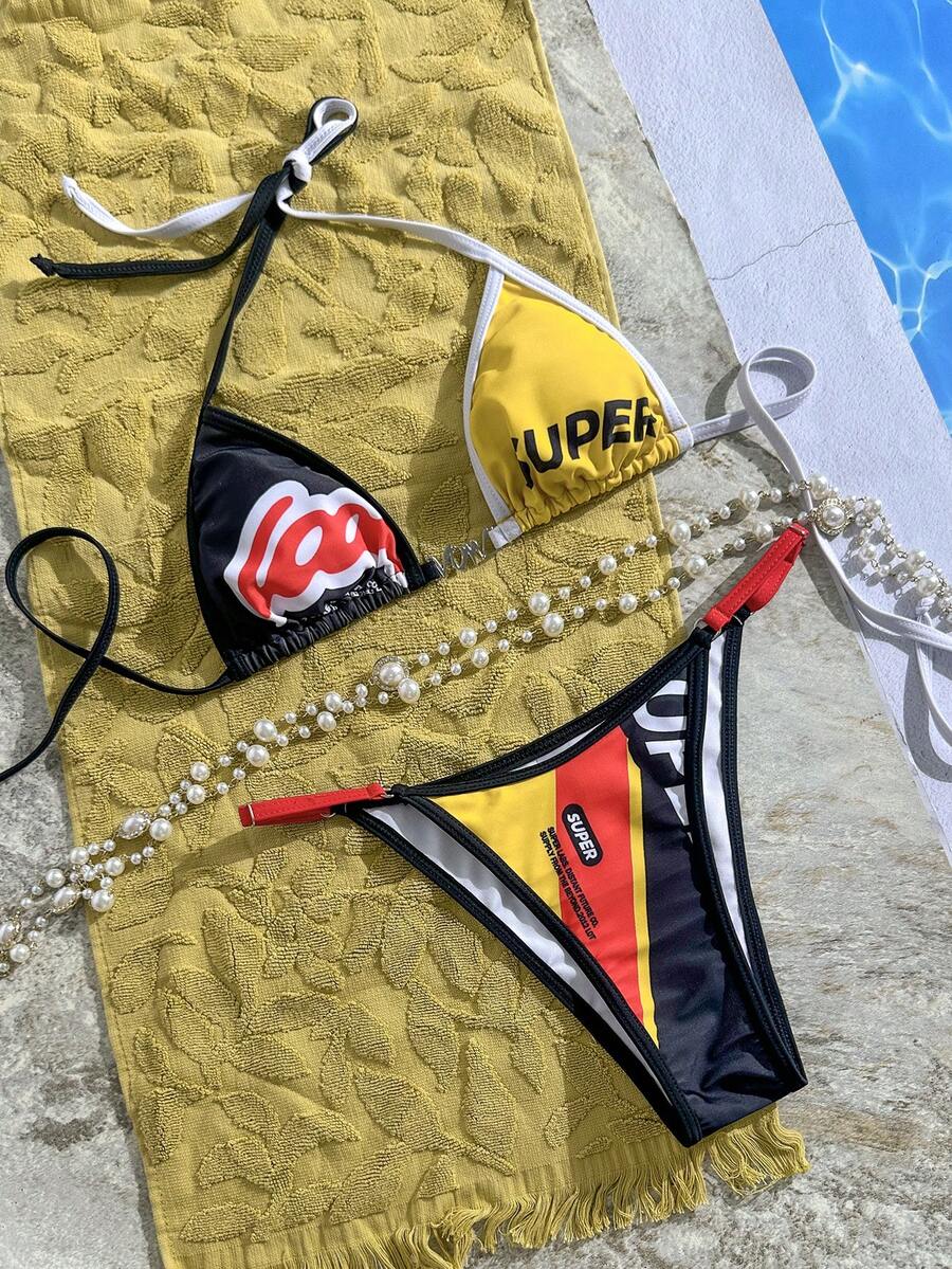 Bộ bikini 2 món phong cách thể thao gợi cảm đen & vàng - Áo camisole hở lưng với logo đỏ và quần bơi buộc dây bên điều chỉnh được | Đồ bơi nữ phù hợp cho bãi biển và tiệc bể bơi - Nhiều màu - Xem 1